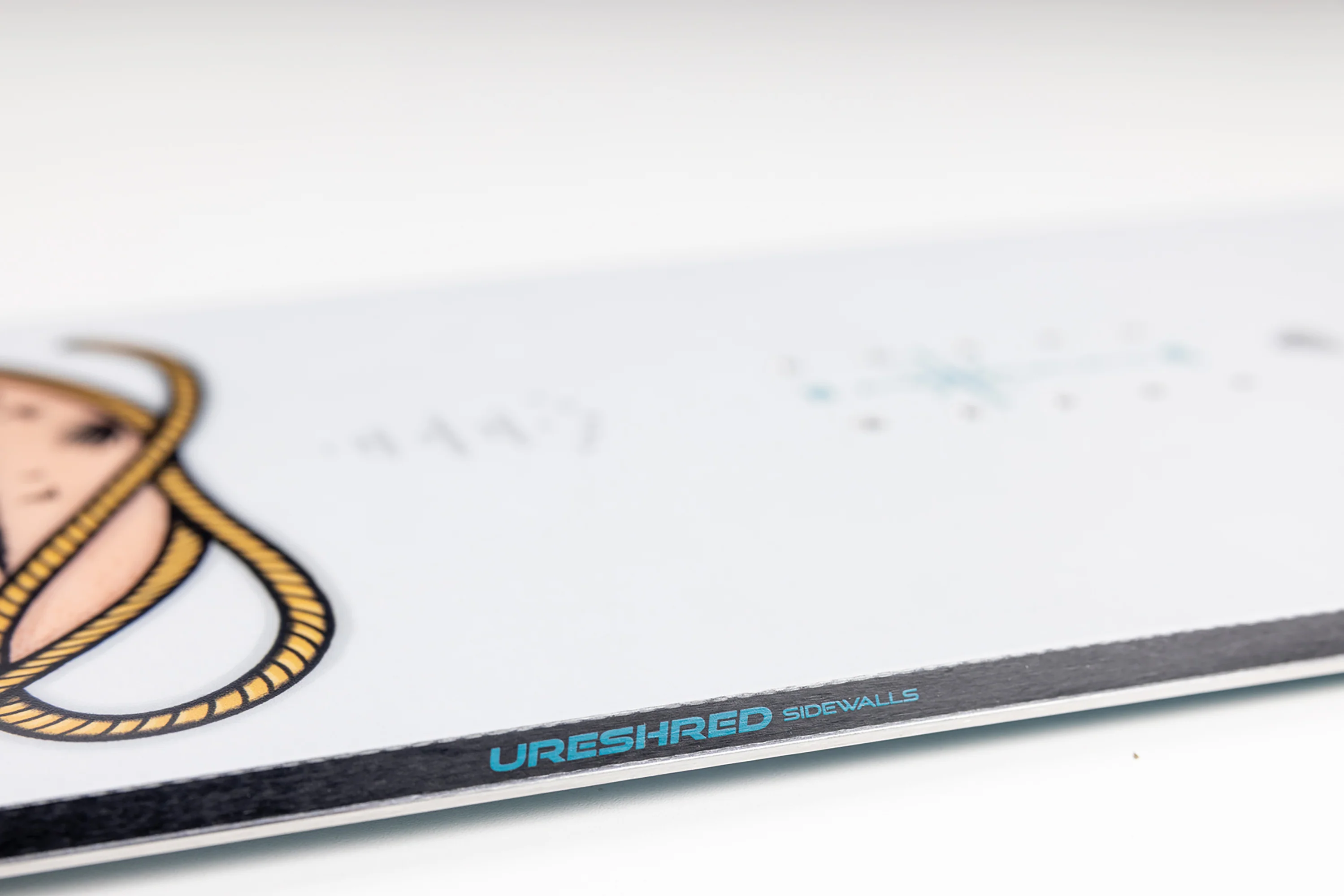 Nitro Beauty Women's Snowboard - Image 10